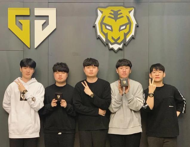 系和外线牵 系和外线牵