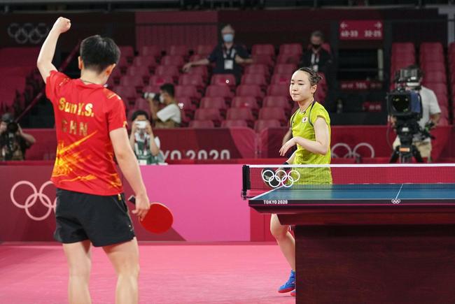 在现实里靠 在现实里靠